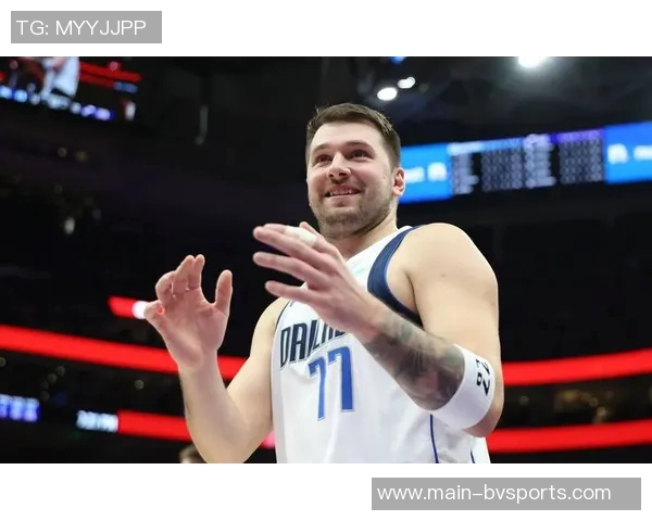 东契奇拒绝当众换球衣坚持保护小肚腩幽默回应引发球迷热议